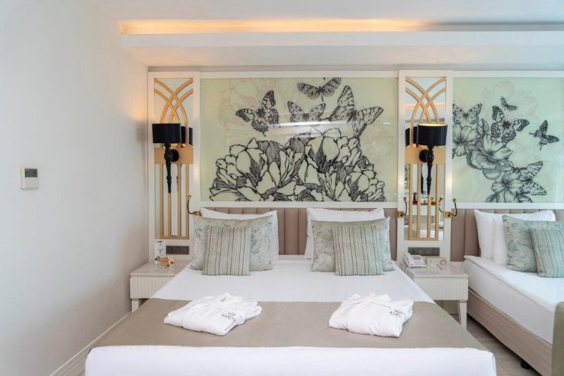 Antalya utazás Adalya Elite Lara