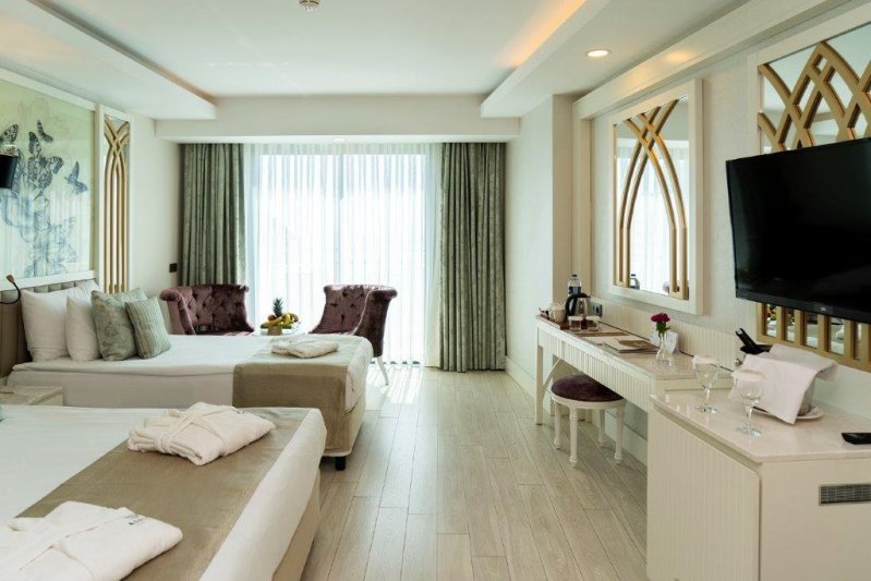 Antalya utazás Adalya Elite Lara