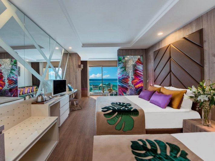 Antalya utazás Delphin BE Grand Resort Hotel