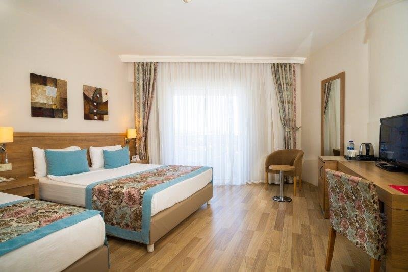 Antalya utazás Ramada Resort Lara