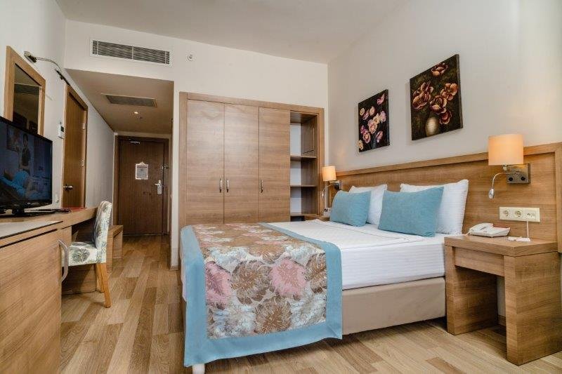 Antalya utazás Ramada Resort Lara