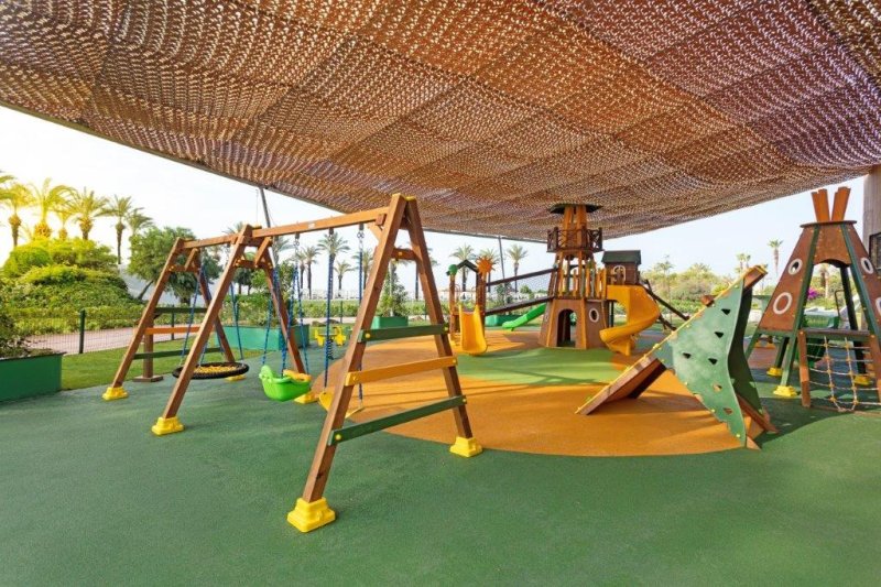 Antalya utazás Titanic Beach Lara Hotel