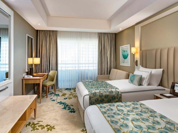 Antalya utazás Titanic Beach Lara Hotel