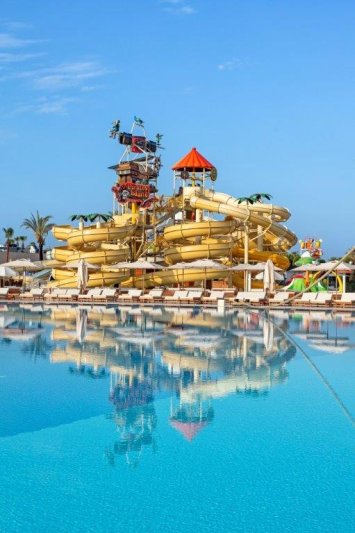 Antalya utazás Titanic Beach Lara Hotel