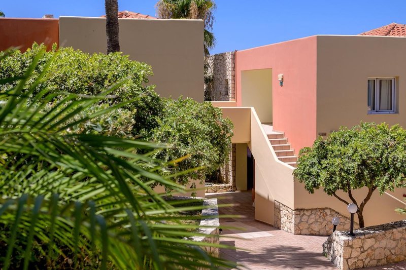 Kréta Agia Marina utazás Hotel Theo