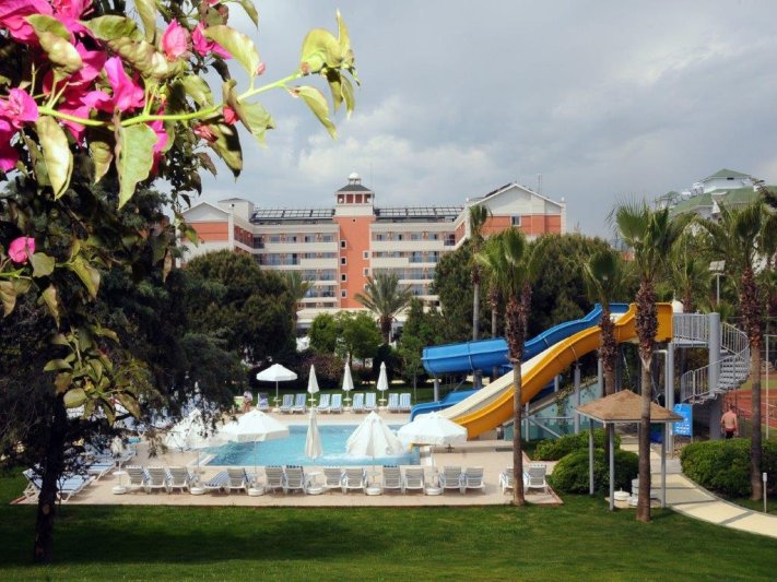 Alanya utazás Insula Resort