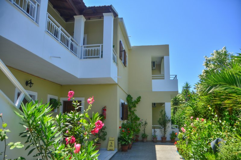 Korfu utazás Club Maria apartmanház - Sidari