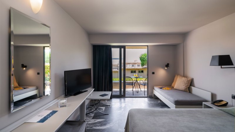 Korfu utazás Hotel Aeolos Beach Resort