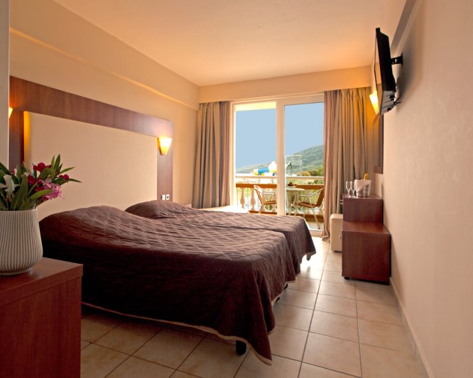 Korfu utazás Hotel Messonghi Beach