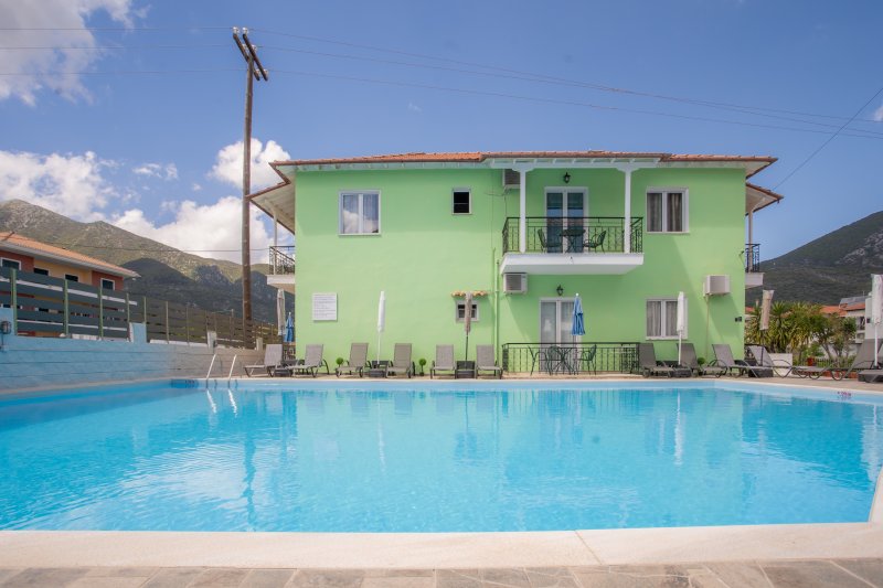 Lefkada-sziget utazás Sophies & Kostas apartmanház