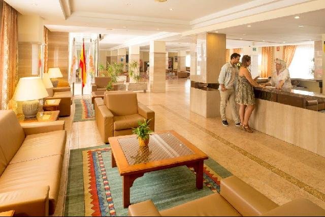 Mallorca El Arenal utazás Hotel HSM Reina Del Mar