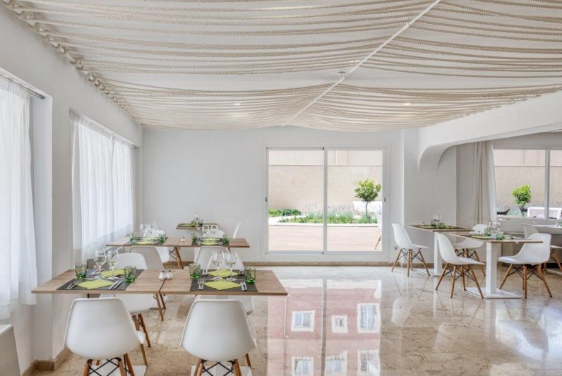 Mallorca Paguera utazás Hotel Tora