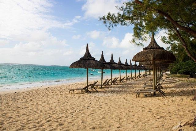 Mauritius utazás Crystals Beach Hotel