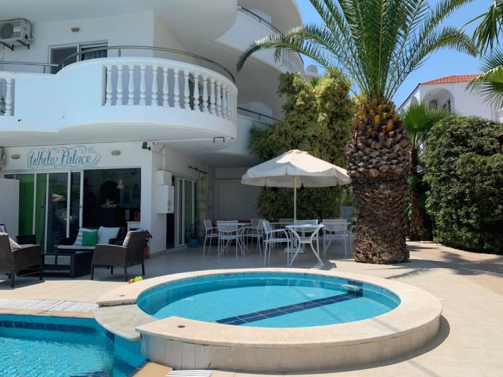 Rodosz utazás White Palace Apartmanház