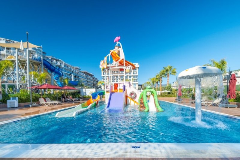 Alanya utazás Serenity Queen Hotel