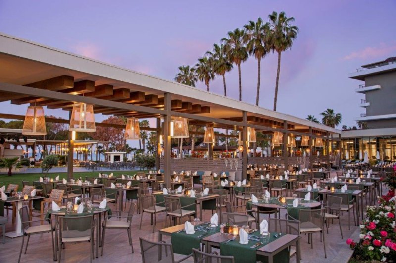 Side utazás Acanthus & Cennet Barut Collection