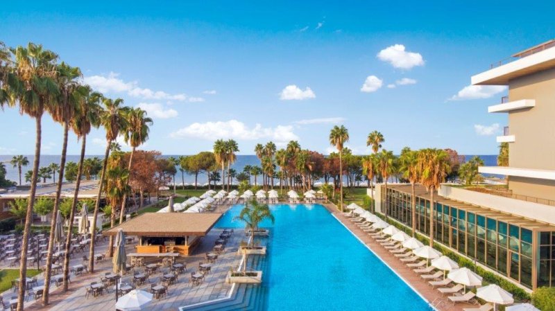 Side utazás Acanthus & Cennet Barut Collection