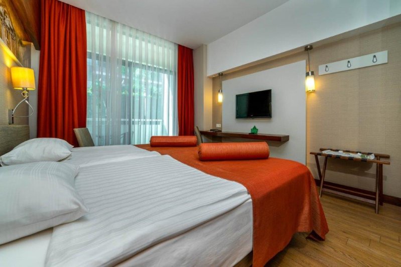 Side utazás Commodore Elite Suite Hotel