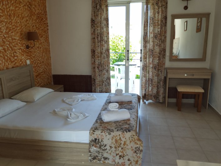 Zakynthos utazás Akis apartmanház