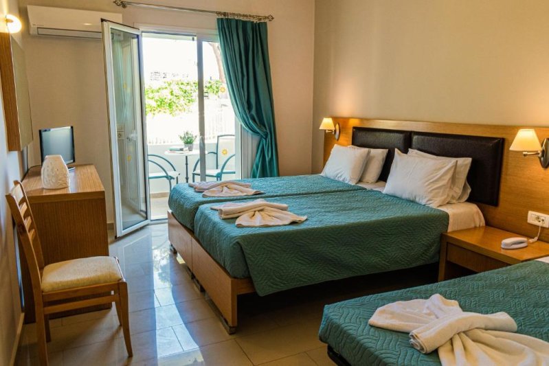 Zakynthos utazás Hotel Dennys Inn 