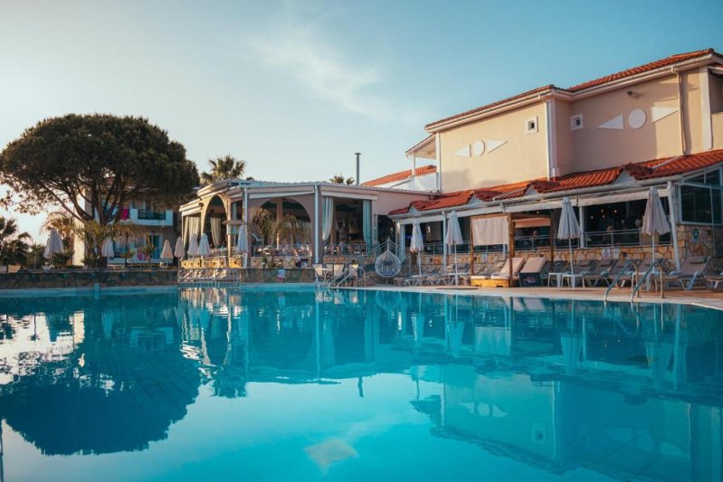 Zakynthos utazás Hotel Dennys Inn 