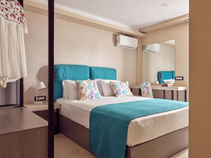 Zakynthos utazás Hotel Koukounaria and Suites 