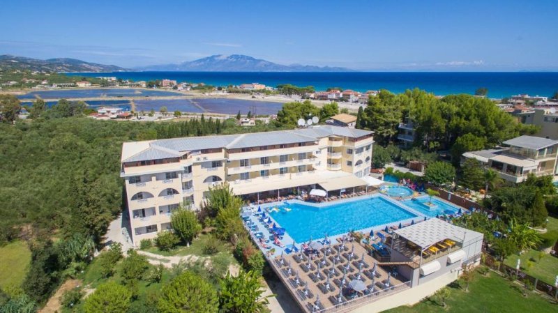 Zakynthos utazás Hotel Koukounaria and Suites 
