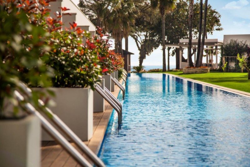 Side utazás Acanthus & Cennet Barut Collection