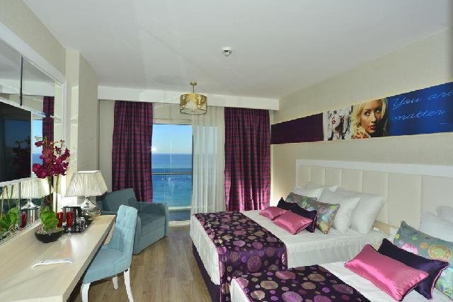 Azura Deluxe Resort & Spa Hotel Alanya