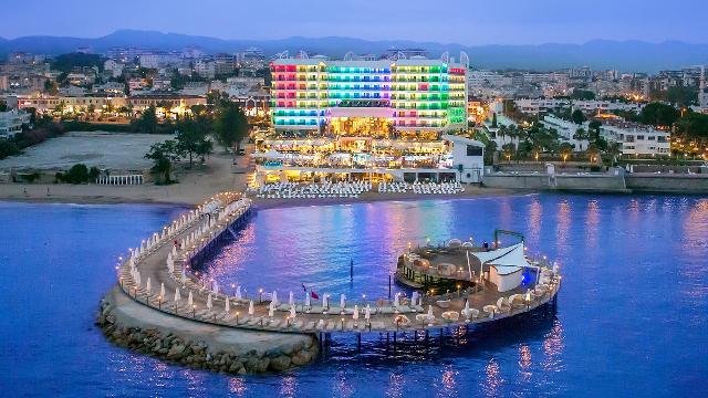 Azura Deluxe Resort & Spa Hotel Alanya