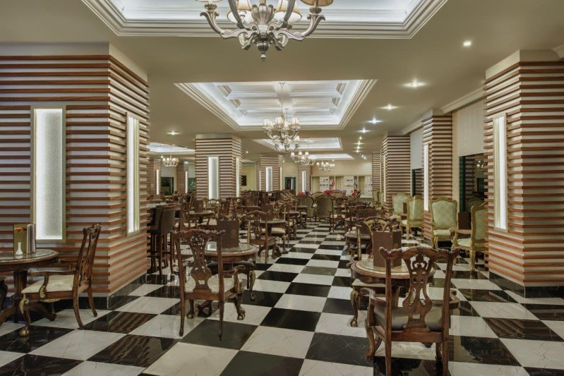 Alanya utazás Delphin Deluxe Resort Hotel