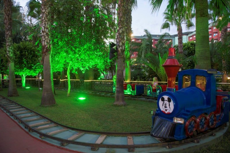 Alanya utazás Delphin Deluxe Resort Hotel