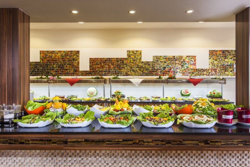 Alanya utazás Kleopatra Ada Beach Hotel