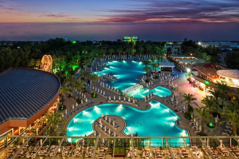 Antalya utazás Delphin Palace Hotel