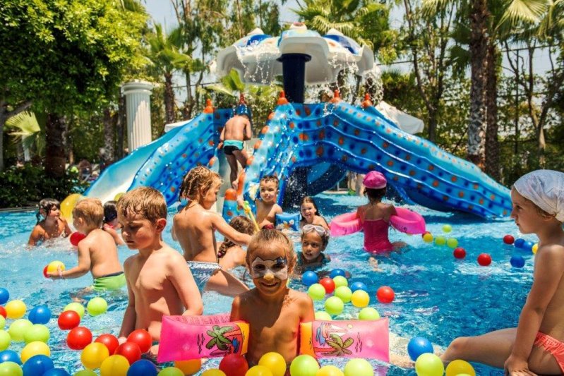 Antalya utazás Delphin Palace Hotel