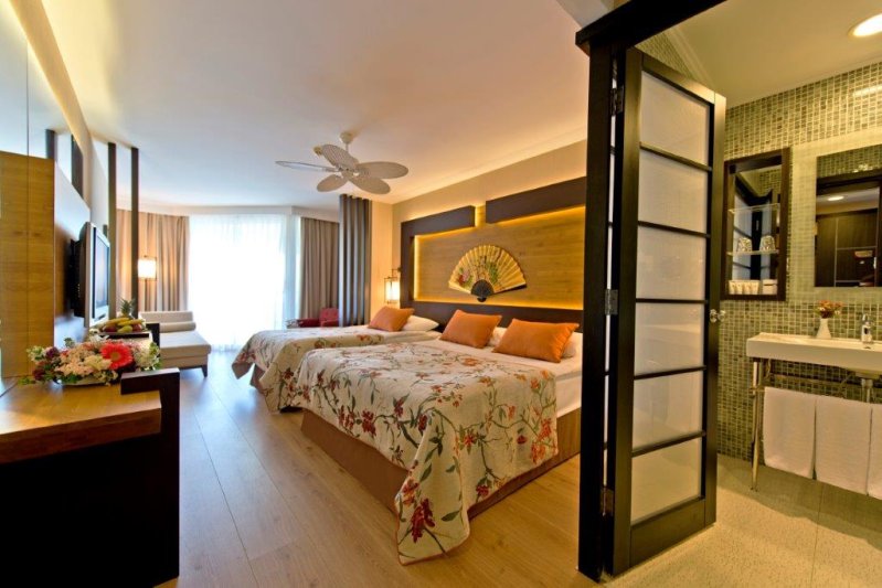 Limak Lara Deluxe Hotel Antalya