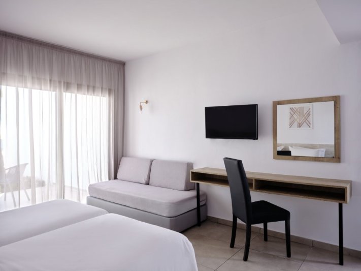 Ciprusi utazás Atlantica Panthea Resort