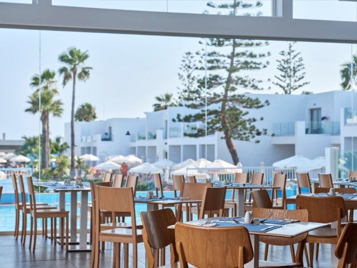 Ciprusi utazás Atlantica Panthea Resort