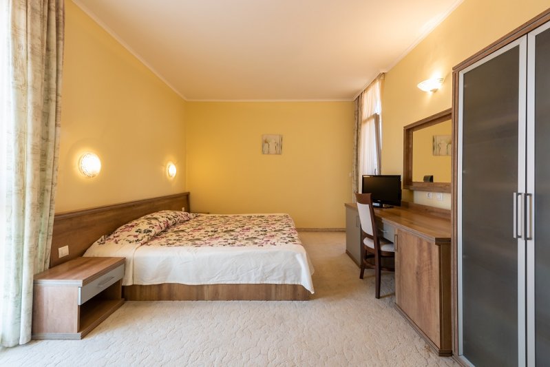 Napospart utazás Hotel Hrizantema