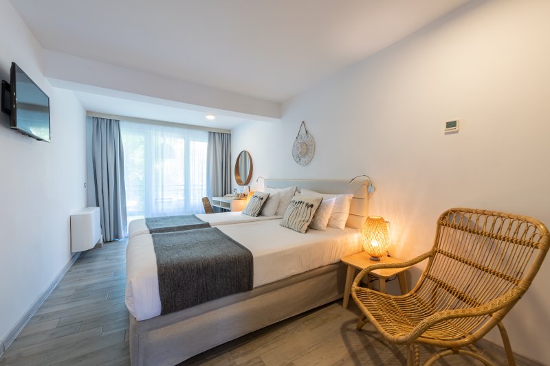 Napospart utazás IHotel 