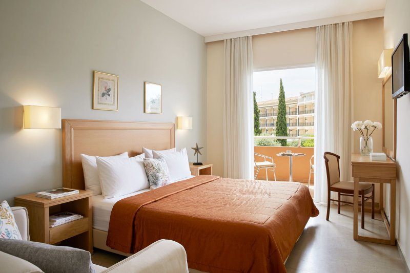 Korfu utazás Hotel Delfinia