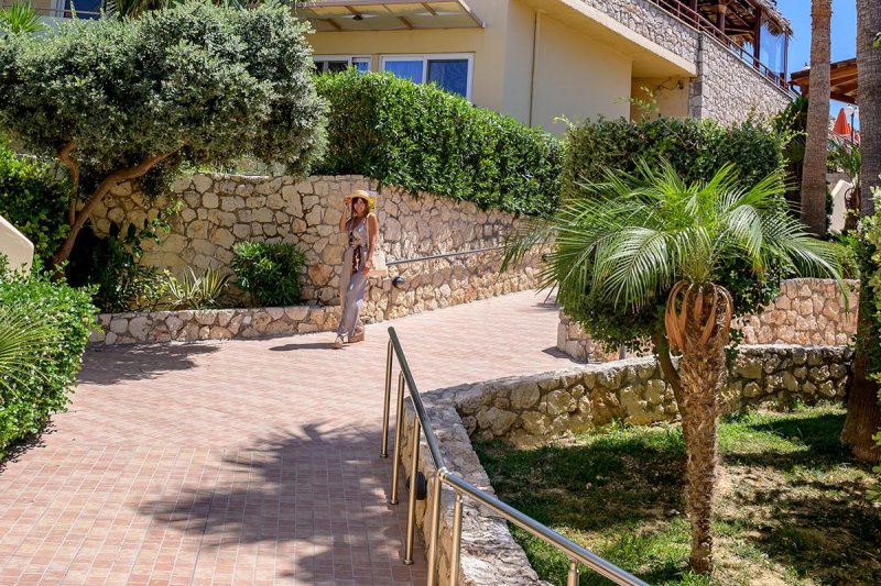 Kréta Agia Marina utazás Hotel Theo