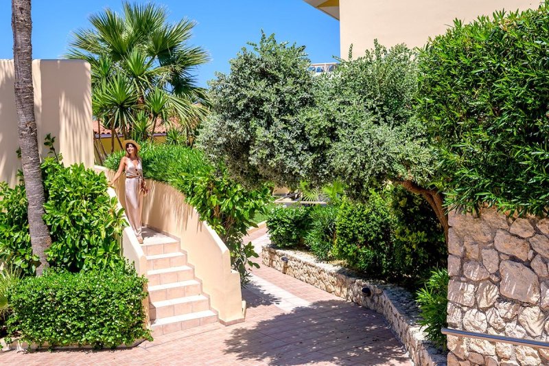 Kréta Agia Marina utazás Hotel Theo