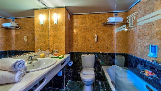 Kréta nyugat utazás Hotel Porto Platanias Beach Resort 