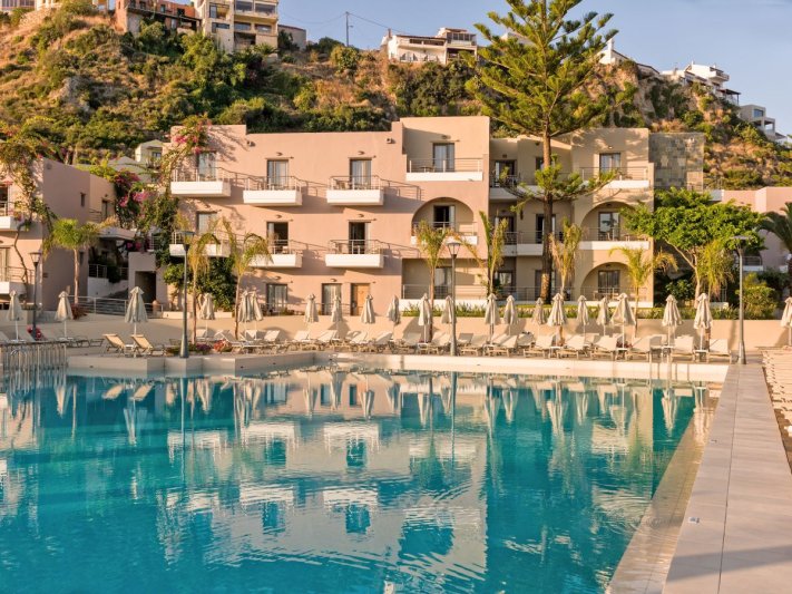 Kréta nyugat utazás Hotel Porto Platanias Village 