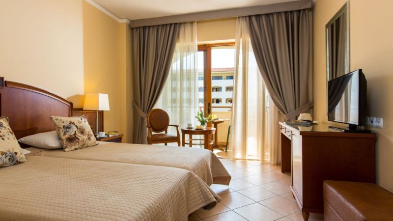 Kréta nyugat utazás Hotel Theartemis Palace 