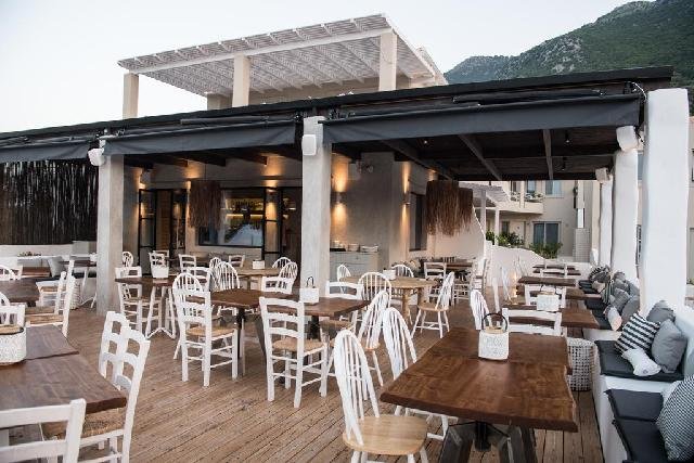 Lefkada-sziget utazás Crystal Waters Hotel 