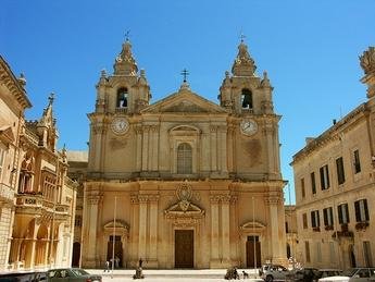 Málta szépségei körutazás