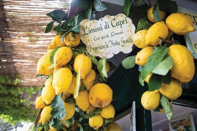 Nápoly utazás A Nápolyi-öböl Kincsei