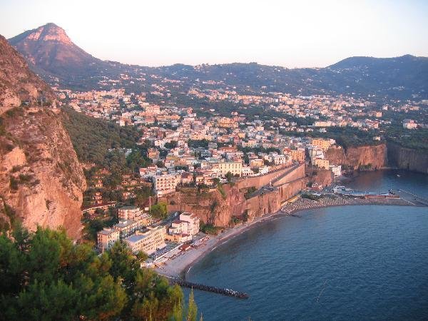 Nápoly utazás A Nápolyi-öböl Kincsei